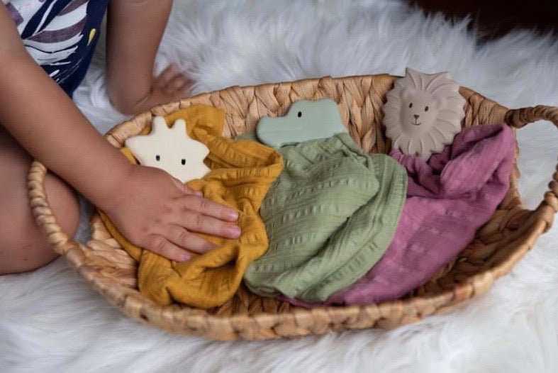 Lion Rubber Teether with a Muslin Comforter