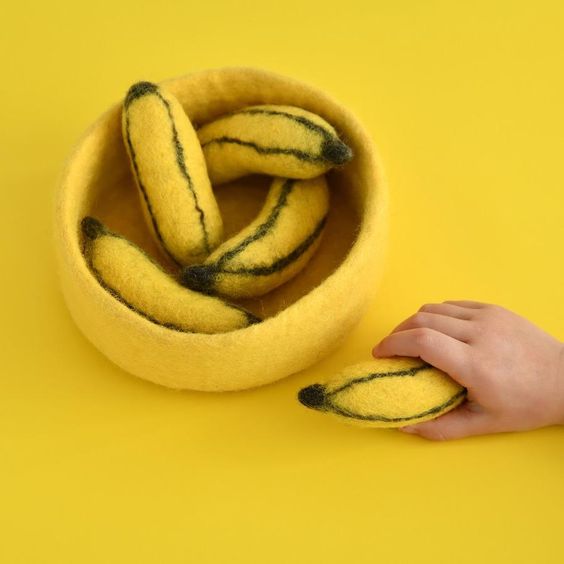 Felt Bananas with Sorting Bowl